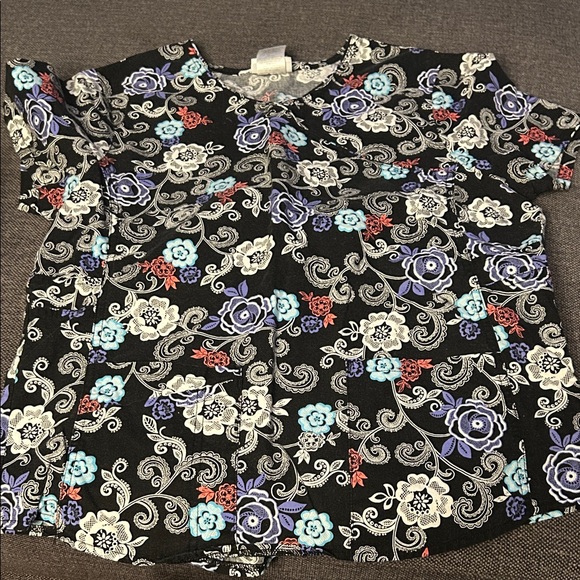 Scrubstar Black Floral Women's Scrub Top and Black Scrub Pants - Picture 3 of 4